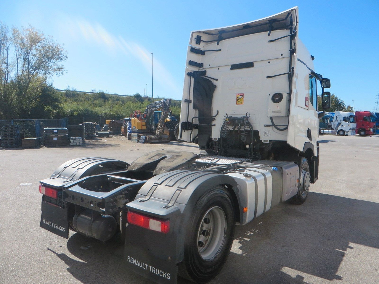 Renault T460 SC 4x2Tractor, Retarder - Nyergesvontató: 3 kép. Renault T460 SC 4x2Tractor, Retarder - Nyergesvontató: 3 kép.