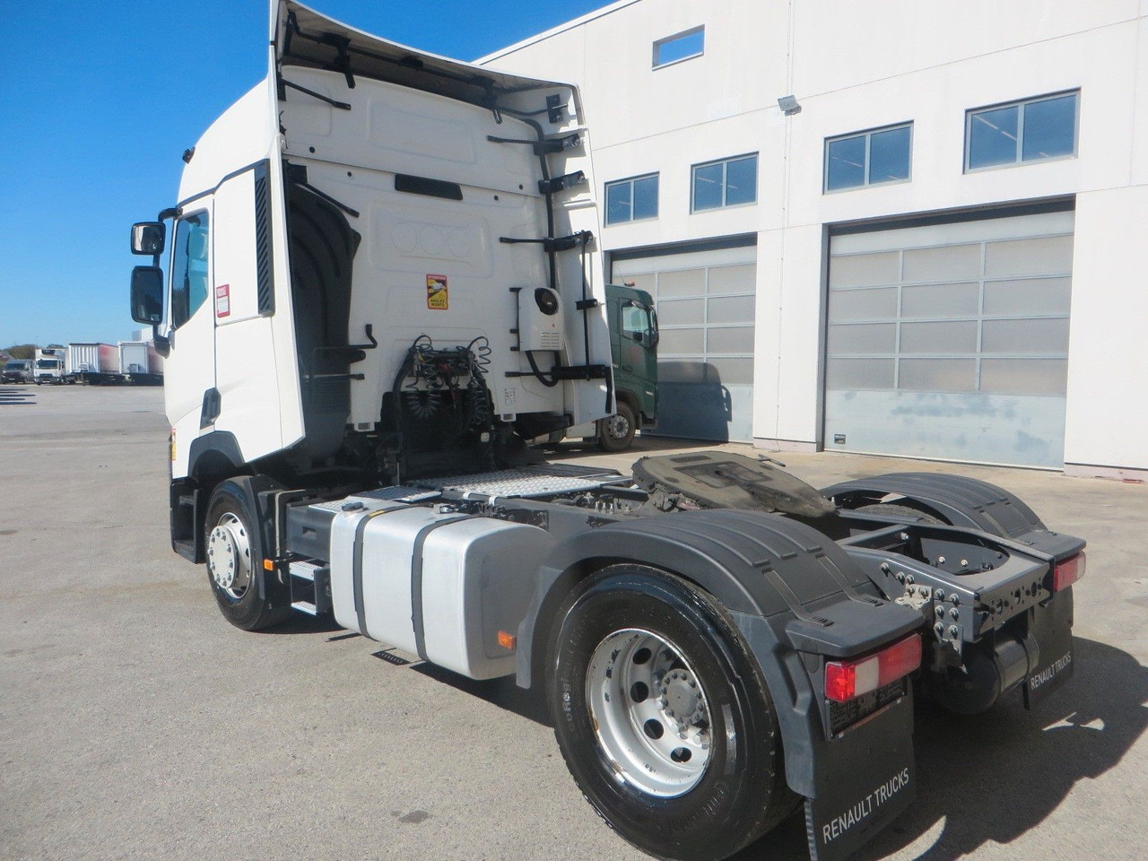 Renault T460 SC 4x2Tractor, Retarder - Nyergesvontató: 4 kép. Renault T460 SC 4x2Tractor, Retarder - Nyergesvontató: 4 kép.