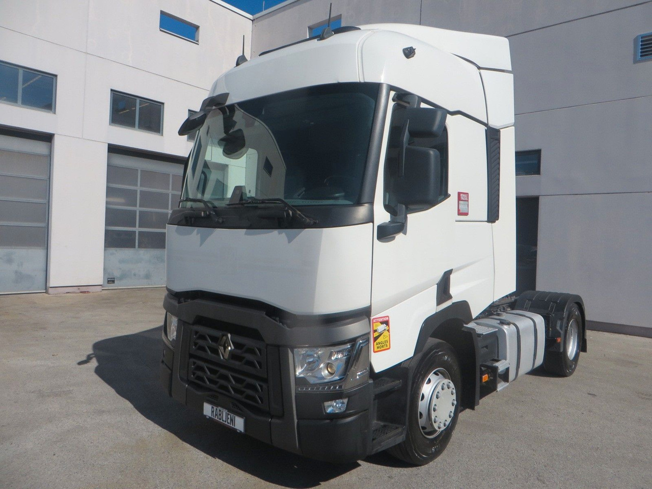 Renault T460 SC 4x2Tractor, Retarder - Nyergesvontató: 1 kép. Renault T460 SC 4x2Tractor, Retarder - Nyergesvontató: 1 kép.