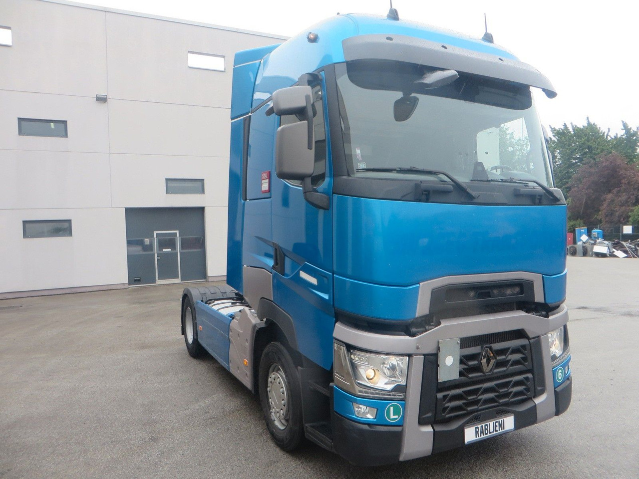 Renault T480 HSC 4x2Tractor - Nyergesvontató: 2 kép. Renault T480 HSC 4x2Tractor - Nyergesvontató: 2 kép.