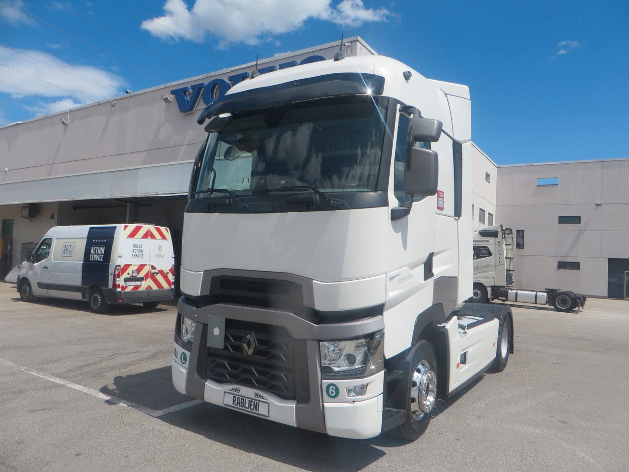 Renault T480 HSC 4x2Tractor - Nyergesvontató: 1 kép. Renault T480 HSC 4x2Tractor - Nyergesvontató: 1 kép.