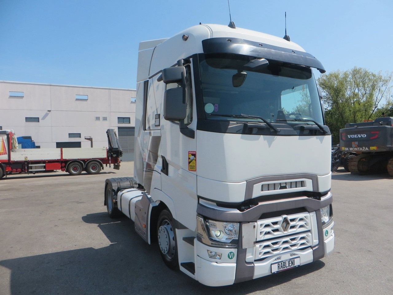 Renault T480 HSC 4x2Tractor mega - Nyergesvontató: 2 kép. Renault T480 HSC 4x2Tractor mega - Nyergesvontató: 2 kép.