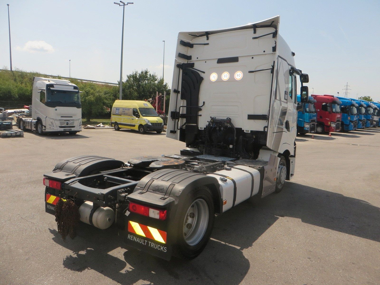 Renault T480 HSC 4x2Tractor mega - Nyergesvontató: 3 kép. Renault T480 HSC 4x2Tractor mega - Nyergesvontató: 3 kép.