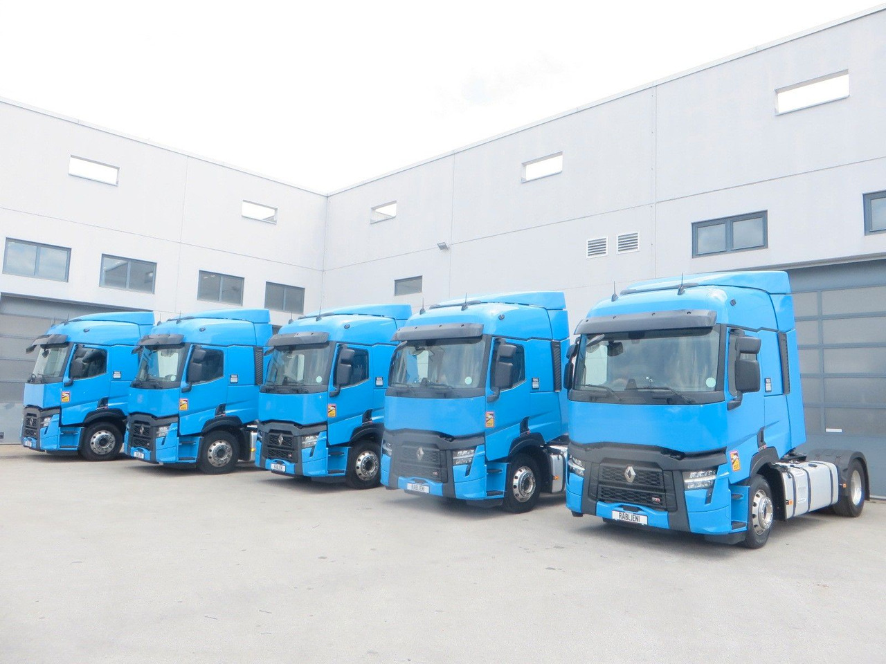 Renault T480 SC 4x2Tractor SELECTION - Nyergesvontató: 1 kép. Renault T480 SC 4x2Tractor SELECTION - Nyergesvontató: 1 kép.