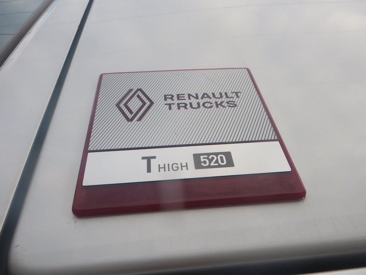 Renault T520 HSC 4x2Tractor ADR - Nyergesvontató: 2 kép. Renault T520 HSC 4x2Tractor ADR - Nyergesvontató: 2 kép.