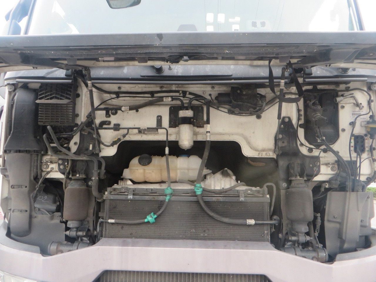 Nyergesvontató Renault T520 HSC 4x2Tractor: 14 kép.