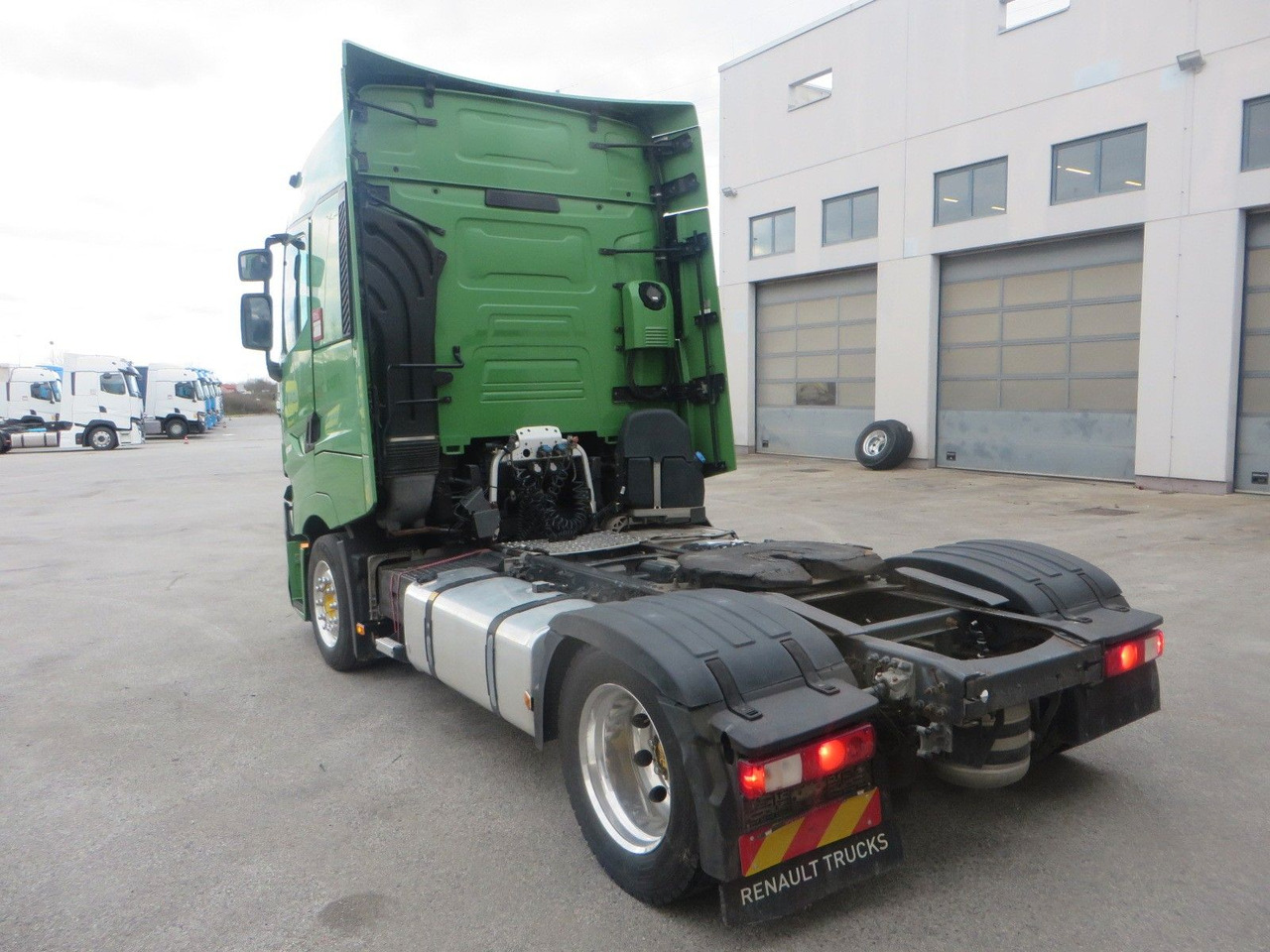 Renault T520 HSC 4x2Tractor mega Retarder - Nyergesvontató: 4 kép. Renault T520 HSC 4x2Tractor mega Retarder - Nyergesvontató: 4 kép.