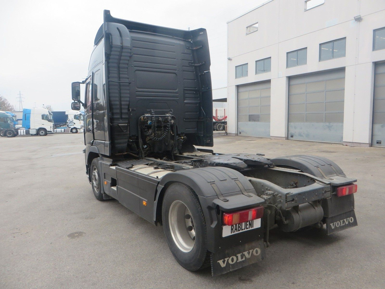 Volvo FH500 4x2Tractor XL - Nyergesvontató: 4 kép. Volvo FH500 4x2Tractor XL - Nyergesvontató: 4 kép.