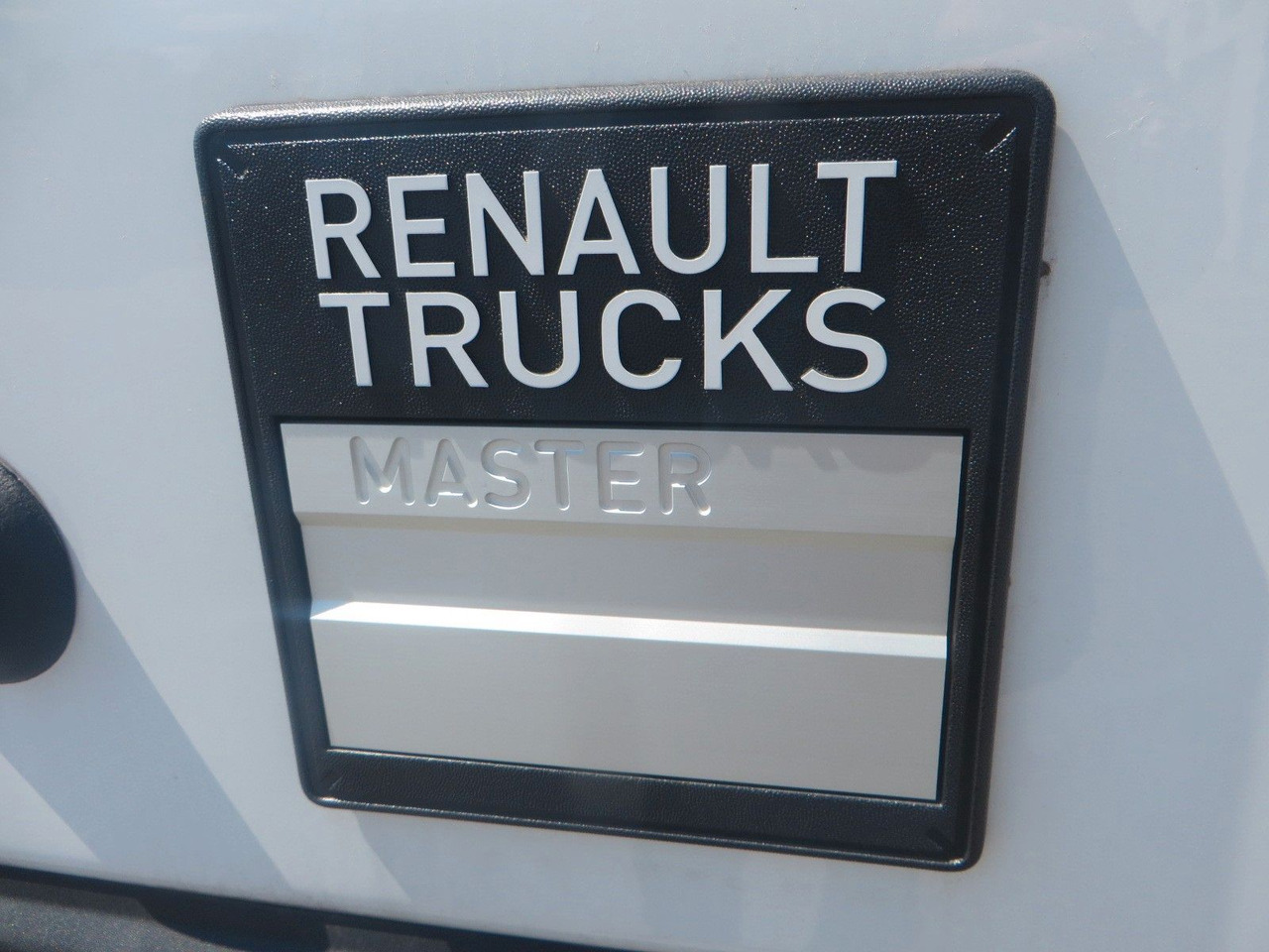 Renault Master L4H3 box body -rear drive! - Furgon: 5 kép. Renault Master L4H3 box body -rear drive! - Furgon: 5 kép.