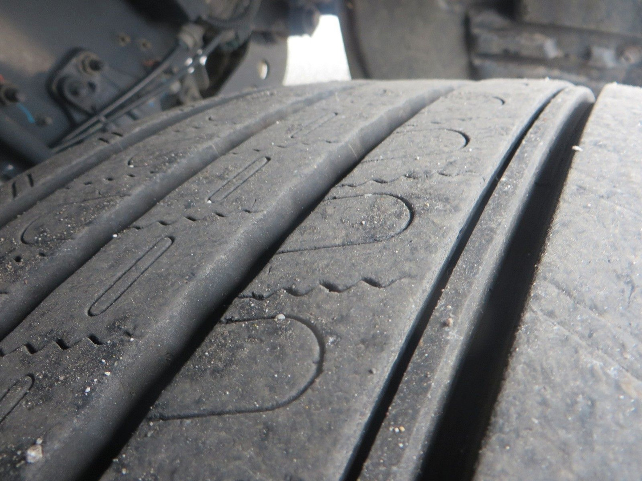 Ponyvás teherautó Renault T480 SC 6x2 Tandem jumbo 116m3: 7 kép. Ponyvás teherautó Renault T480 SC 6x2 Tandem jumbo 116m3: 7 kép.