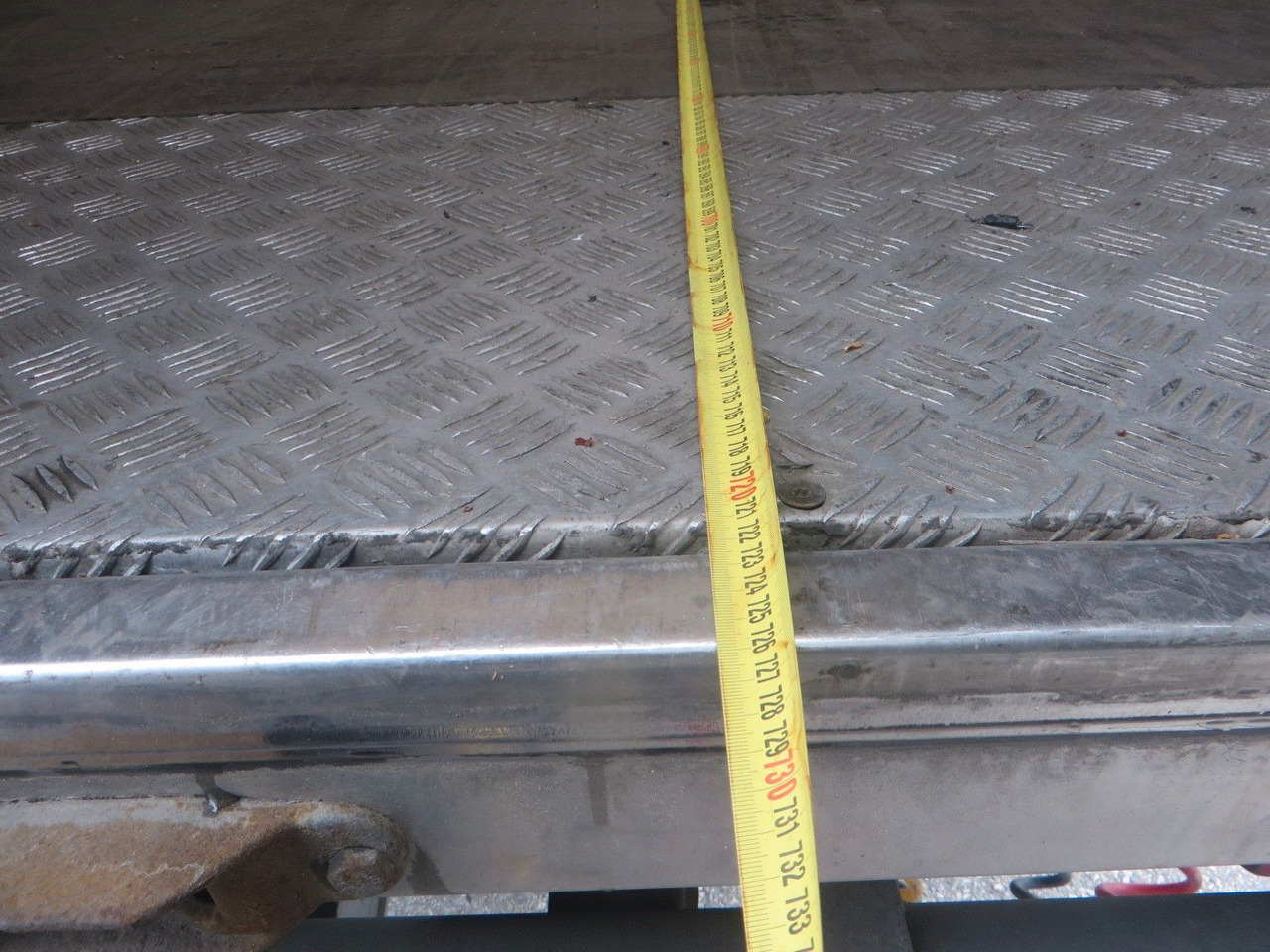 Ponyvás teherautó Renault T480 SC 6x2 Tandem jumbo 116m3: 8 kép. Ponyvás teherautó Renault T480 SC 6x2 Tandem jumbo 116m3: 8 kép.