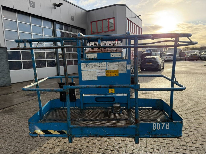 Aichi SR 18 A - Teleszkópos emelő: 5 kép. Aichi SR 18 A - Teleszkópos emelő: 5 kép.