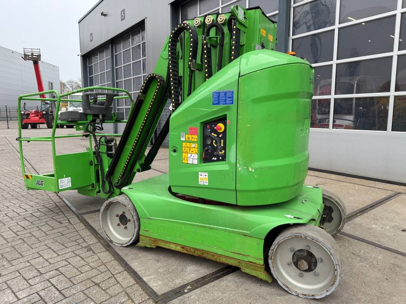 JLG Toucan 12 E Plus - Személyemelő: 2 kép. JLG Toucan 12 E Plus - Személyemelő: 2 kép.