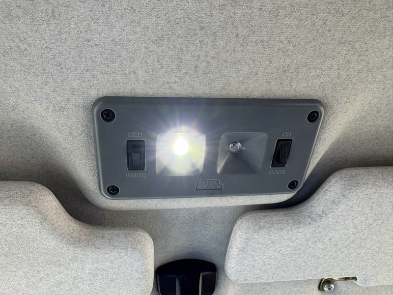 Autó Land Rover Defender: 18 kép.