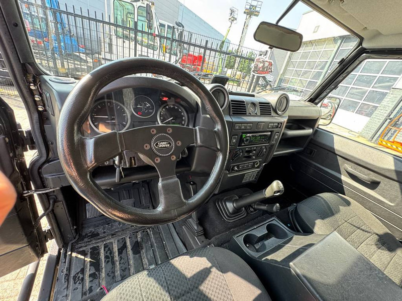 Autó Land Rover Defender: 14 kép.