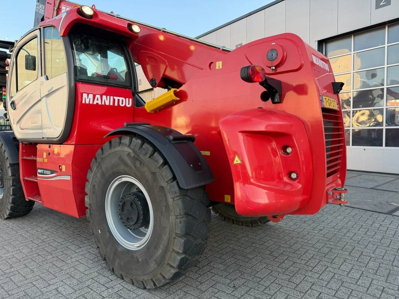 Manitou MHT10180 - Teleszkópos rakodó: 2 kép. Manitou MHT10180 - Teleszkópos rakodó: 2 kép.