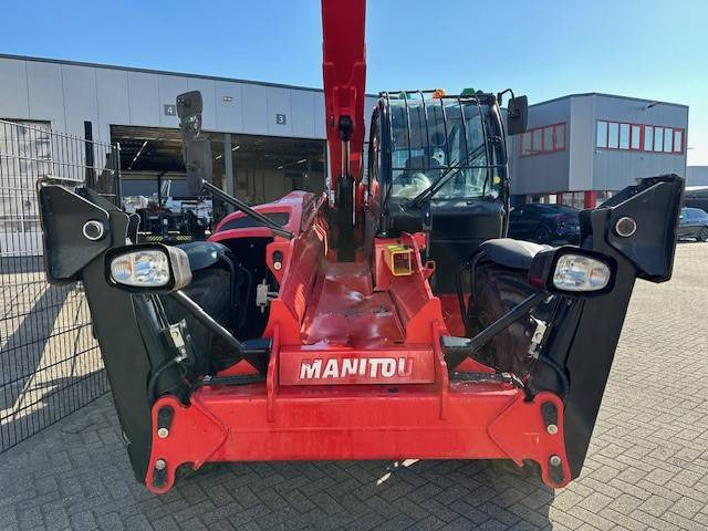 Manitou MT 1440 - Teleszkópos rakodó: 3 kép. Manitou MT 1440 - Teleszkópos rakodó: 3 kép.