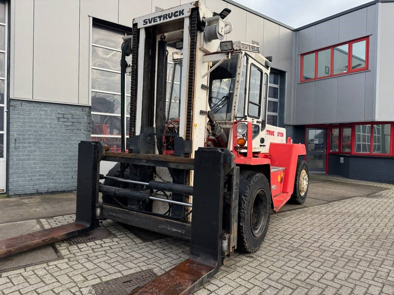 Svetruck 13,6- 1200 - Dízel targonca: 4 kép. Svetruck 13,6- 1200 - Dízel targonca: 4 kép.
