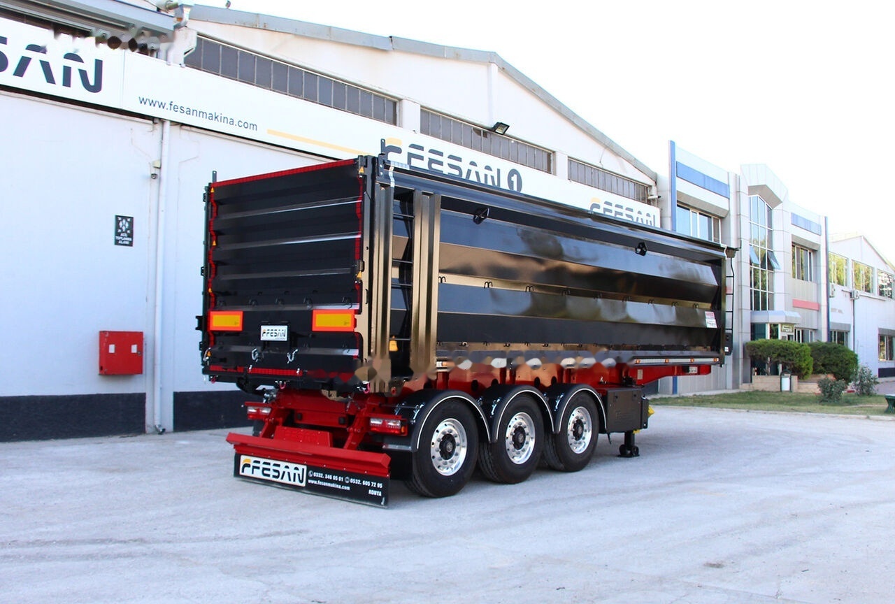 Fesan SCRAPS HARDOX TIPPER - Félpótkocsi billenőplatós: 1 kép. Fesan SCRAPS HARDOX TIPPER - Félpótkocsi billenőplatós: 1 kép.
