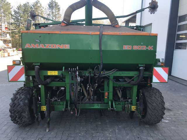 Amazone ED 602 K Classic Profi - Szemenkénti vetőgép: 2 kép. Amazone ED 602 K Classic Profi - Szemenkénti vetőgép: 2 kép.