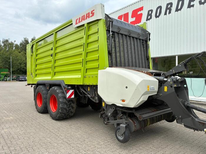 Claas CARGOS 8400 - Rendfelszedő: 2 kép. Claas CARGOS 8400 - Rendfelszedő: 2 kép.