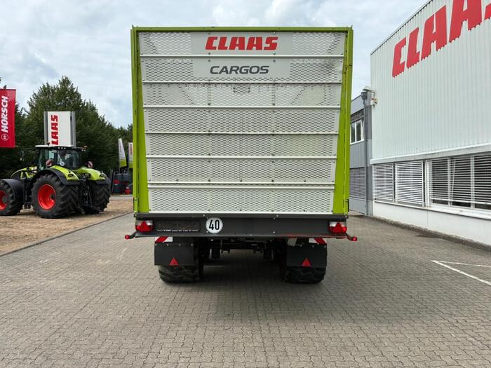 Claas CARGOS 8400 - Rendfelszedő: 4 kép. Claas CARGOS 8400 - Rendfelszedő: 4 kép.