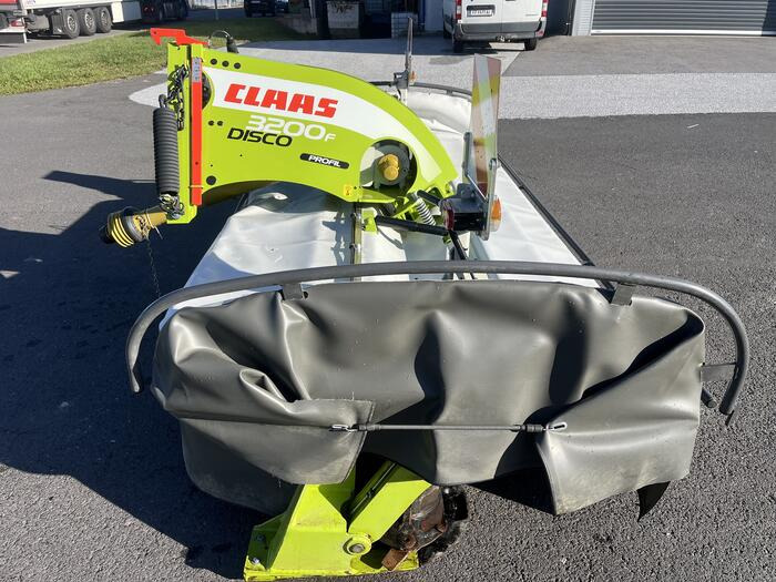 Claas Disco 3200 F Profil - Fűkasza: 4 kép. Claas Disco 3200 F Profil - Fűkasza: 4 kép.