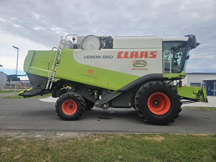 Claas Lexion 560 - Kombájn: 4 kép. Claas Lexion 560 - Kombájn: 4 kép.