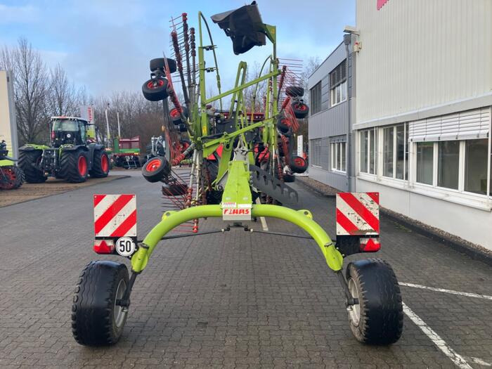 Claas Liner 1650 Twin - Szénaforgató: 4 kép. Claas Liner 1650 Twin - Szénaforgató: 4 kép.