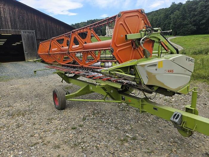 Claas V540 Vario - Kombájn adapter: 1 kép. Claas V540 Vario - Kombájn adapter: 1 kép.