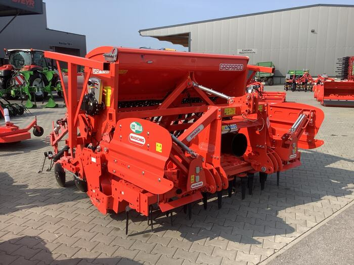 Gaspardo MASCHIO Kreiselegge DC 250 / Drillmaschine Dama 250 - Szemenkénti vetőgép: 3 kép. Gaspardo MASCHIO Kreiselegge DC 250 / Drillmaschine Dama 250 - Szemenkénti vetőgép: 3 kép.