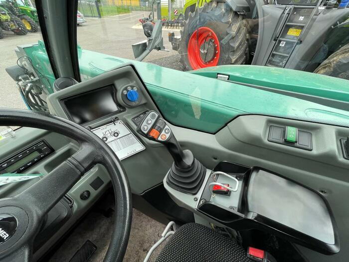Kramer KT 447 - Teleszkópos rakodó: 4 kép. Kramer KT 447 - Teleszkópos rakodó: 4 kép.