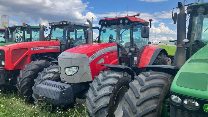 McCormick TTX 230 - Traktor: 1 kép. McCormick TTX 230 - Traktor: 1 kép.
