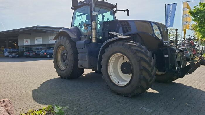 New Holland T8.275 - Traktor: 3 kép. New Holland T8.275 - Traktor: 3 kép.