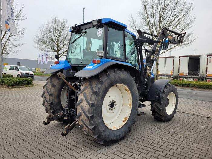 New Holland TS 115 - Traktor: 1 kép. New Holland TS 115 - Traktor: 1 kép.