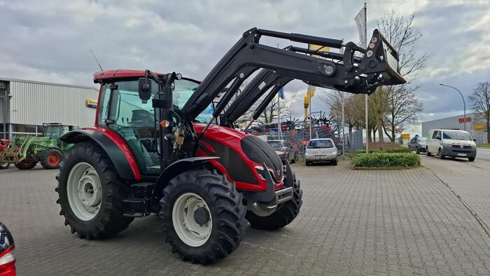 Valtra A 95 - Traktor: 2 kép. Valtra A 95 - Traktor: 2 kép.