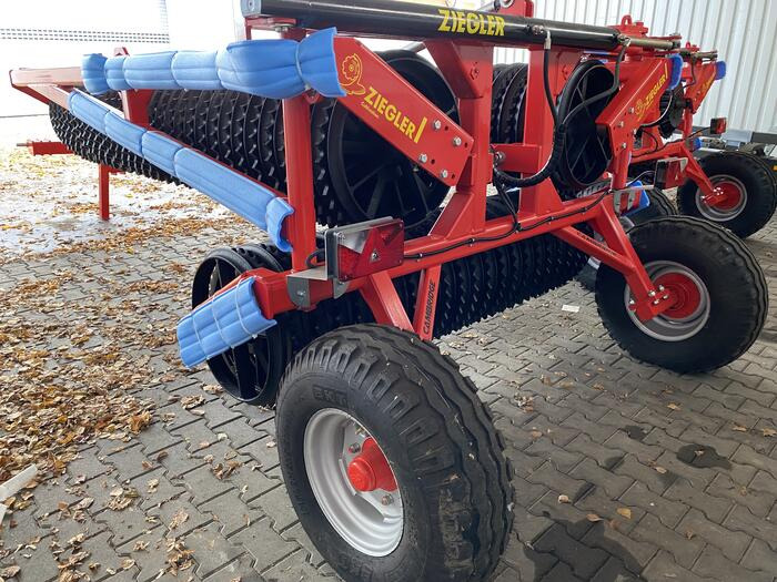 Ziegler Cambridge Walze 8001 - Mezőgazdasági hengerek: 4 kép. Ziegler Cambridge Walze 8001 - Mezőgazdasági hengerek: 4 kép.