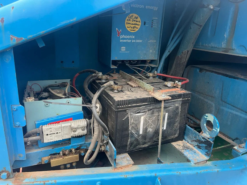 Teleszkópos emelő Aichi SR 21 A Hoogwerker rups: 14 kép.