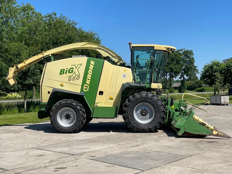 Krone Big X 650 V8 Maishakselaar Corn 4 WD Mais mercedes V8 - Faaprító: 1 kép. Krone Big X 650 V8 Maishakselaar Corn 4 WD Mais mercedes V8 - Faaprító: 1 kép.