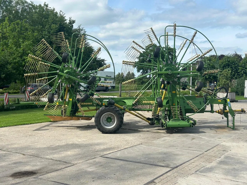 Krone Krone swadro 1400 Plus Zwadhark 4 rotor hark - Szénaforgató: 1 kép. Krone Krone swadro 1400 Plus Zwadhark 4 rotor hark - Szénaforgató: 1 kép.