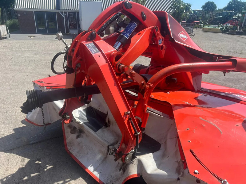 Kuhn FC 9530 D-FF Kuhn FC3125DF-FF triple maaier combi vlindermaaier lízing Kuhn FC 9530 D-FF Kuhn FC3125DF-FF triple maaier combi vlindermaaier: 11 kép.