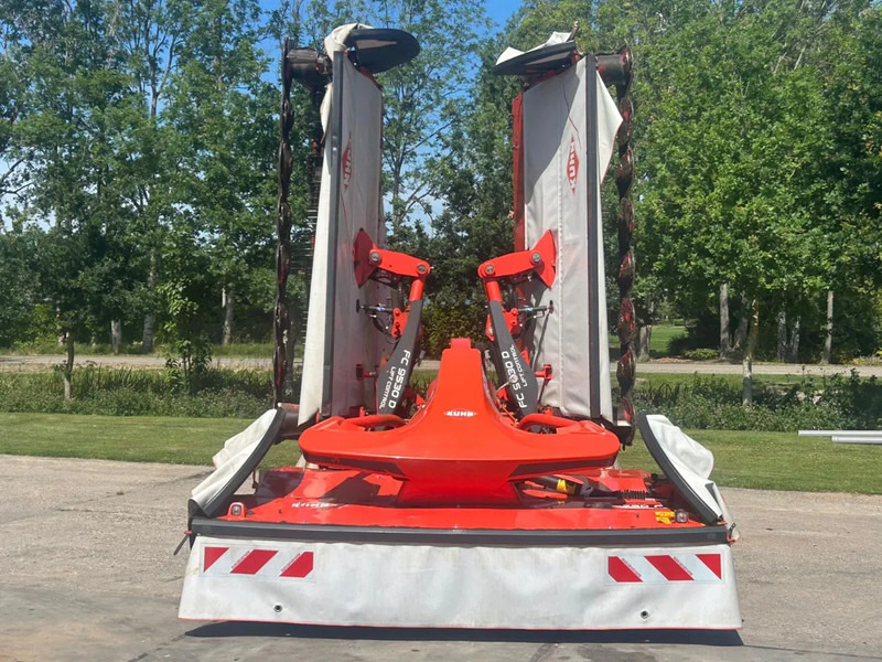 Kuhn FC 9530 D-FF Kuhn FC3125DF-FF triple maaier combi vlindermaaier - Fűkasza: 2 kép. Kuhn FC 9530 D-FF Kuhn FC3125DF-FF triple maaier combi vlindermaaier - Fűkasza: 2 kép.