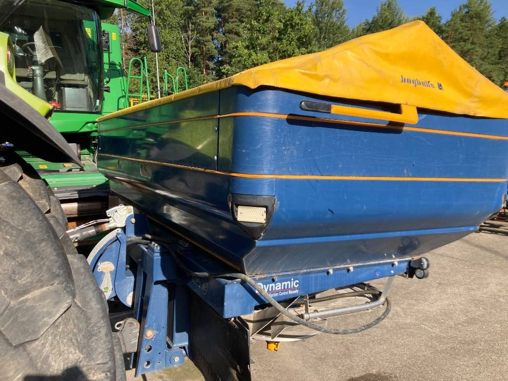Bogballe M2W DYNAMIC - Műtrágyaszóró: 3 kép. Bogballe M2W DYNAMIC - Műtrágyaszóró: 3 kép.