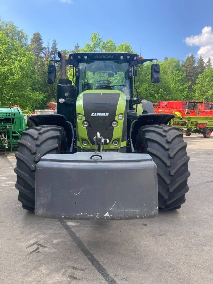 Claas Axion 960 - Traktor: 2 kép. Claas Axion 960 - Traktor: 2 kép.