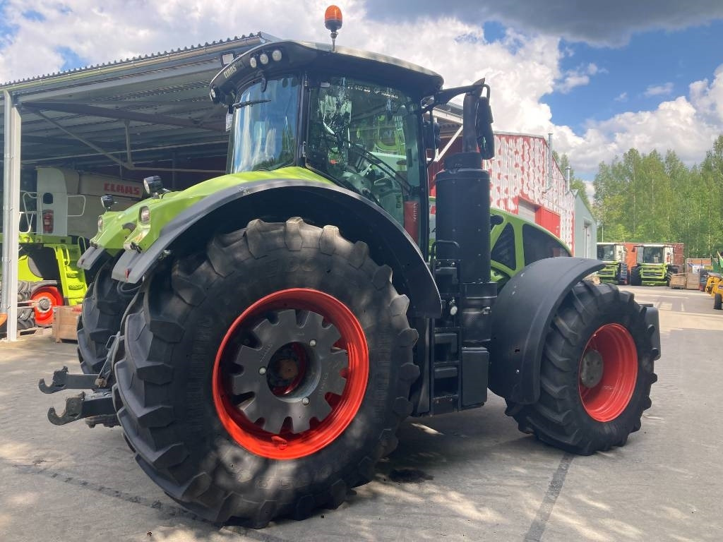 Claas Axion 960 - Traktor: 5 kép. Claas Axion 960 - Traktor: 5 kép.