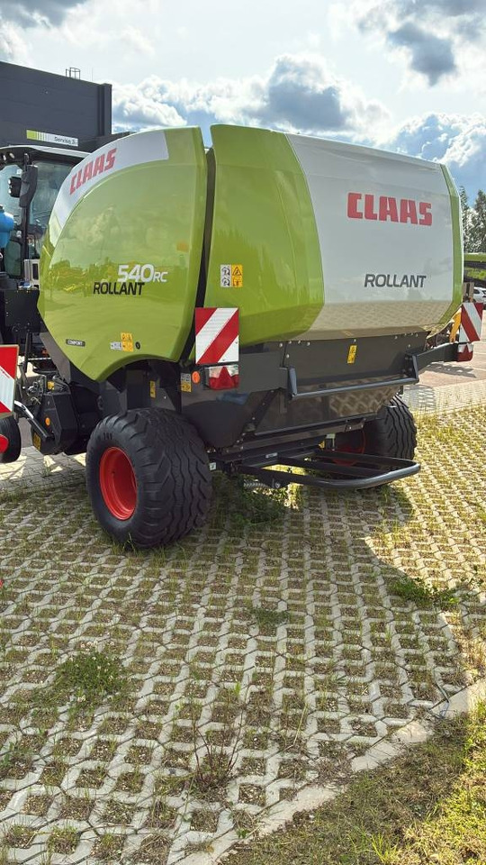 Claas Rollant 540 RC - Bálázó: 3 kép. Claas Rollant 540 RC - Bálázó: 3 kép.