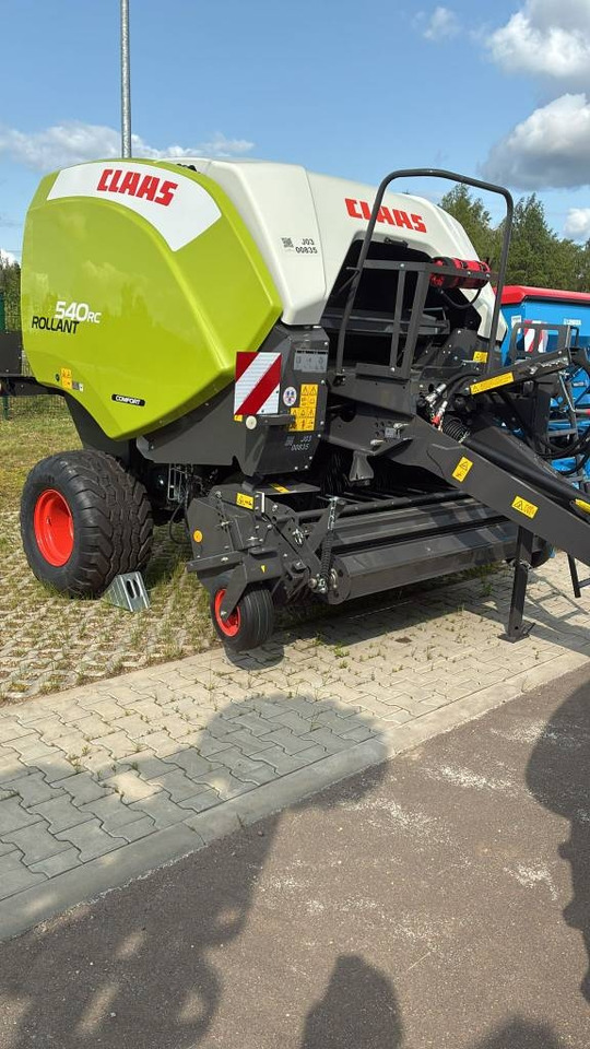 Claas Rollant 540 RC - Bálázó: 1 kép. Claas Rollant 540 RC - Bálázó: 1 kép.