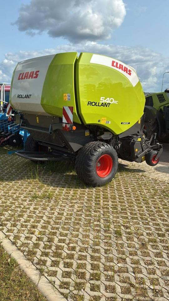 Claas Rollant 540 RC - Bálázó: 4 kép. Claas Rollant 540 RC - Bálázó: 4 kép.
