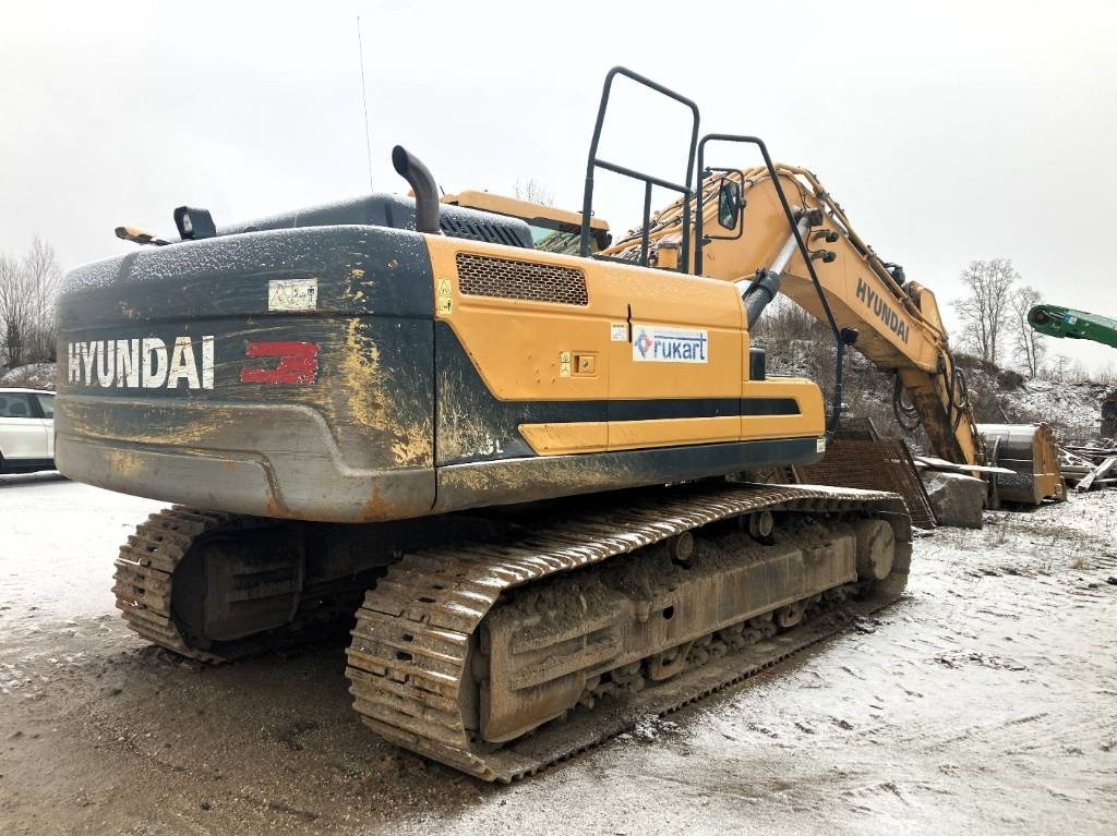 Hyundai HX 300 L - Lánctalpas kotró: 2 kép. Hyundai HX 300 L - Lánctalpas kotró: 2 kép.