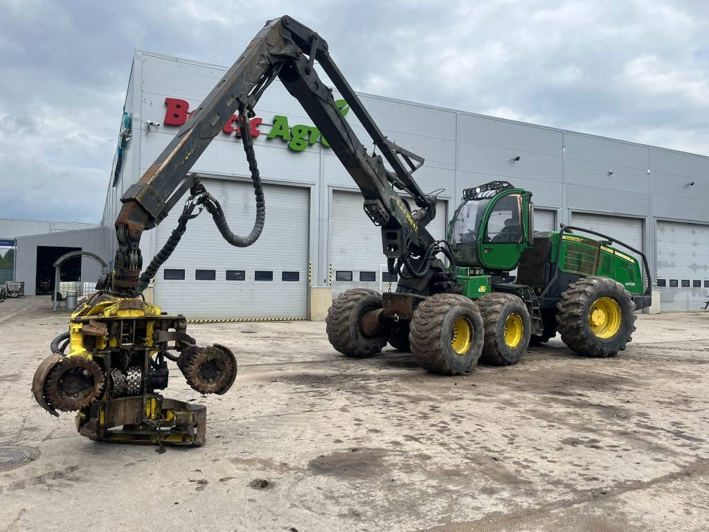 John Deere 1470 E - Fakitermelő gép: 2 kép. John Deere 1470 E - Fakitermelő gép: 2 kép.